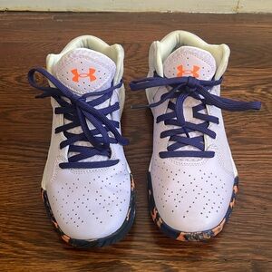Under Armour Girls basketball sneakers- size 4.5 Y